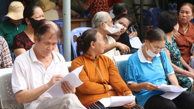 Many people in Ho Chi Minh City are examined for free and many people discover the disease for the first time. Photo: Nguyen Ly