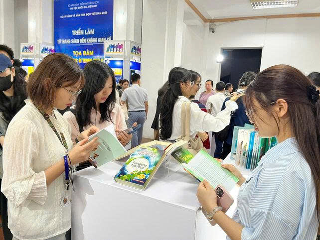 Spreading reading culture - from pages of books to an open intellectual space. Photo: Ngoc Mai