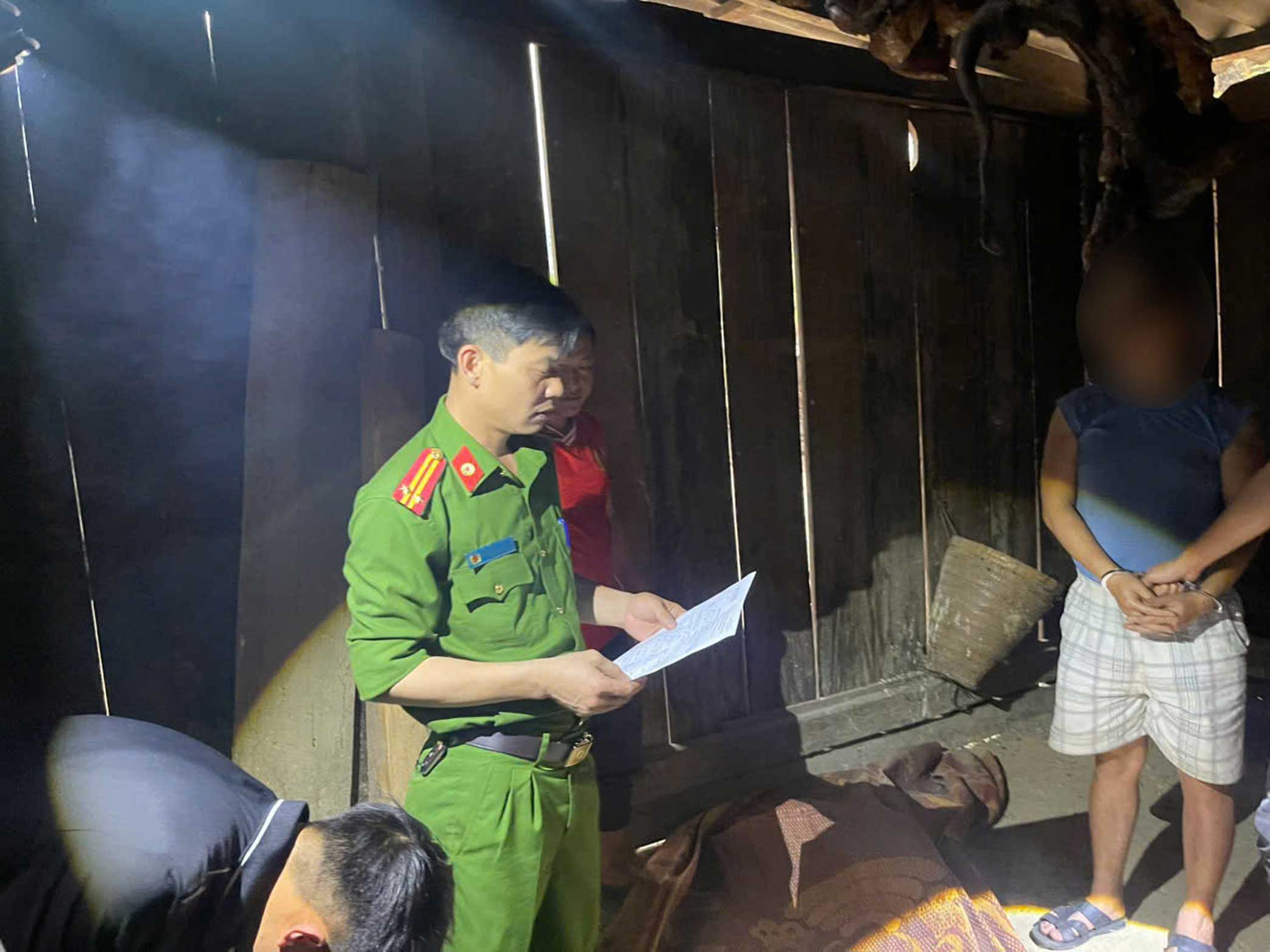 Triệt phá đường dây mua bán, sử dụng trái phép chất ma túy tại xã Púng Luông. Ảnh: CACC