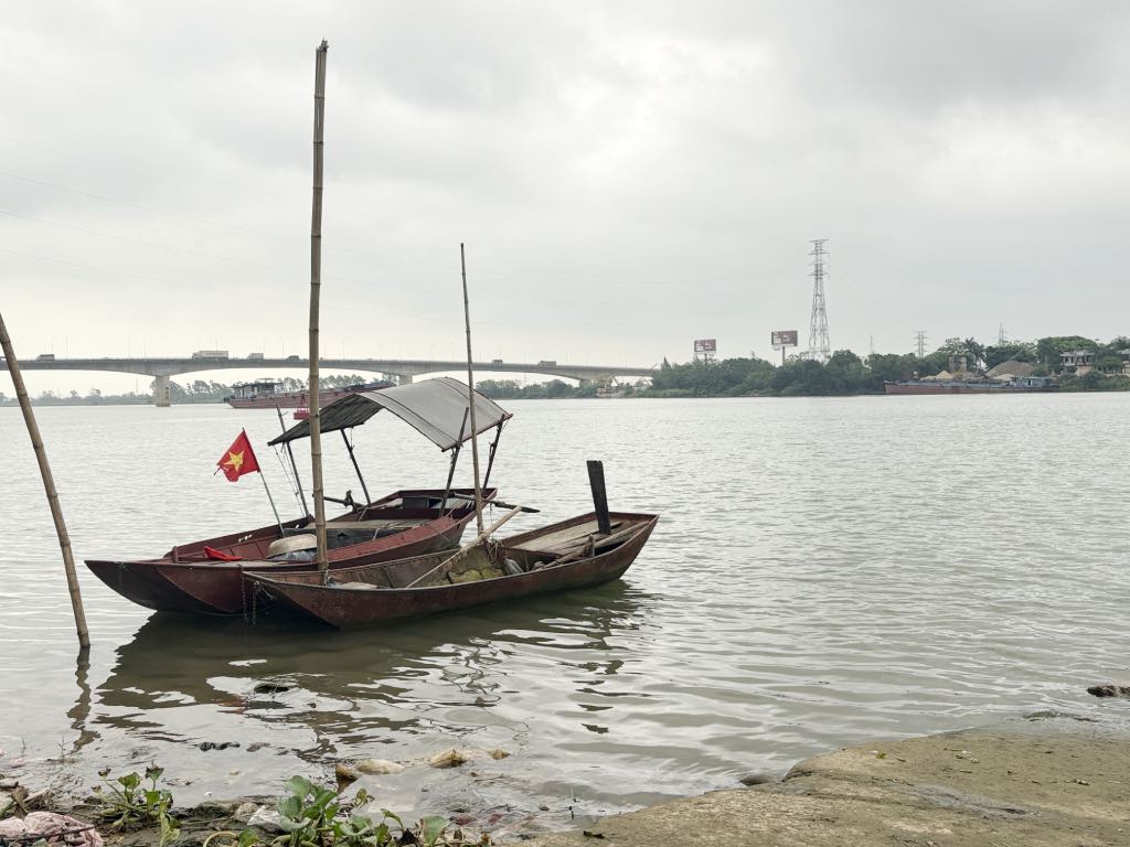 Since Tan De bridge was inaugurated in 2002, Tan De ferry terminal has ended its operation. Photo: Thuc Quyen