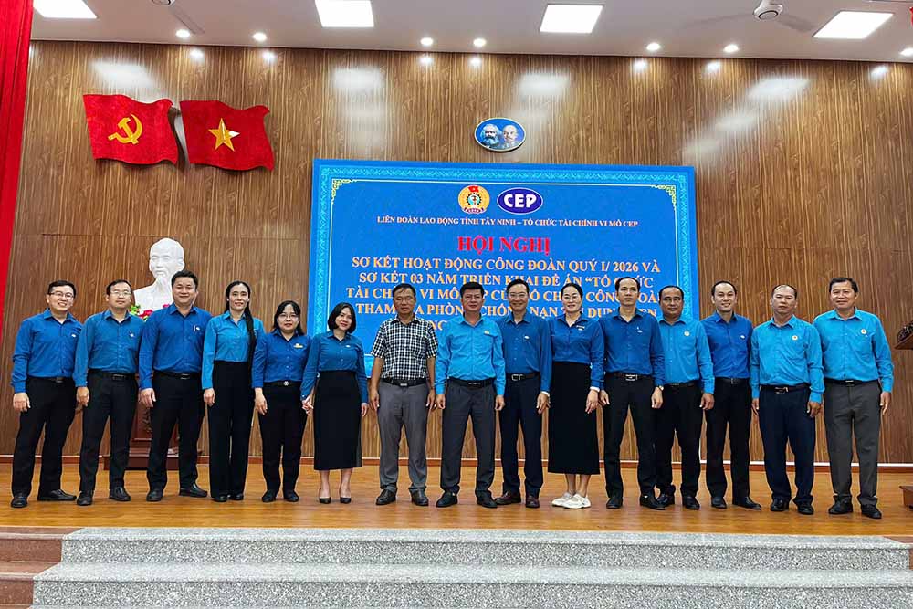 Tay Ninh Provincial Labor Federation expands coordination with CEP to increase legal financial support channels. Photo: Hong Minh
