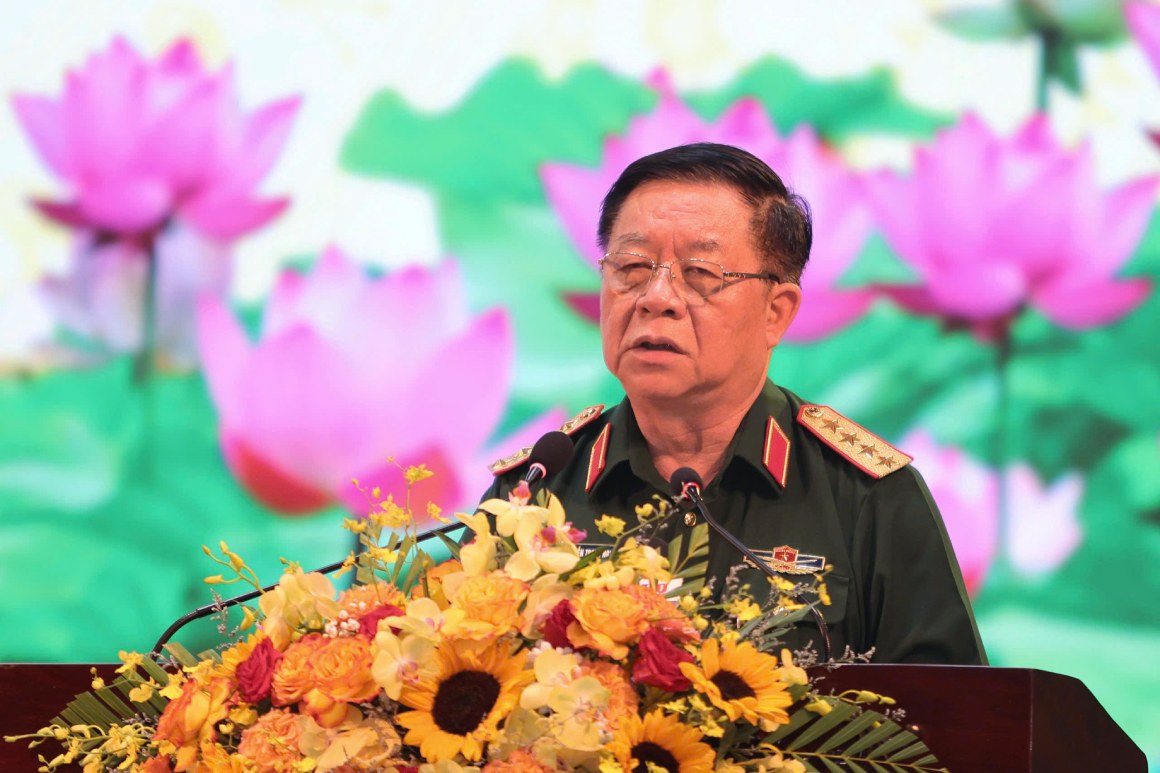 Đại tướng Nguyễn Trọng Nghĩa phát biểu tại chương trình. Ảnh: Tạ Quang