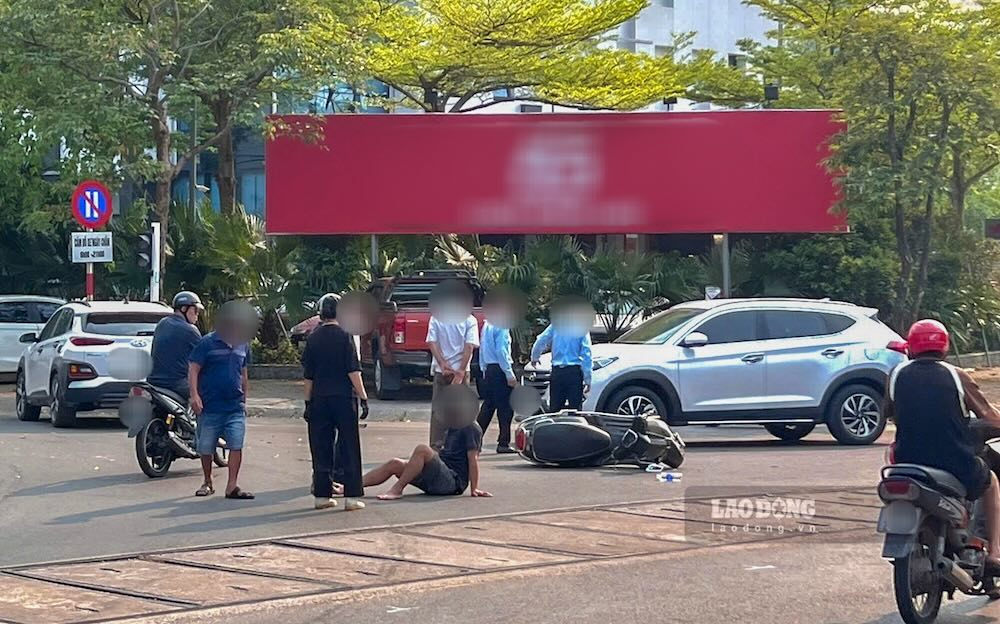 Chị Nhung ghi lại hiện trường vụ tai nạn tại ngã tư Trần Quang Khải - Hai Bà Trưng. Ảnh: 