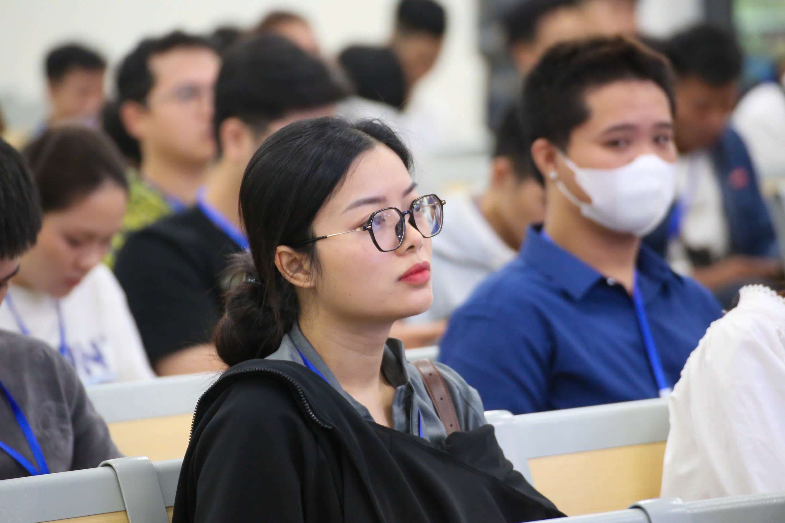 Hanoi Traffic Police show trainees videos of accidents before driving test