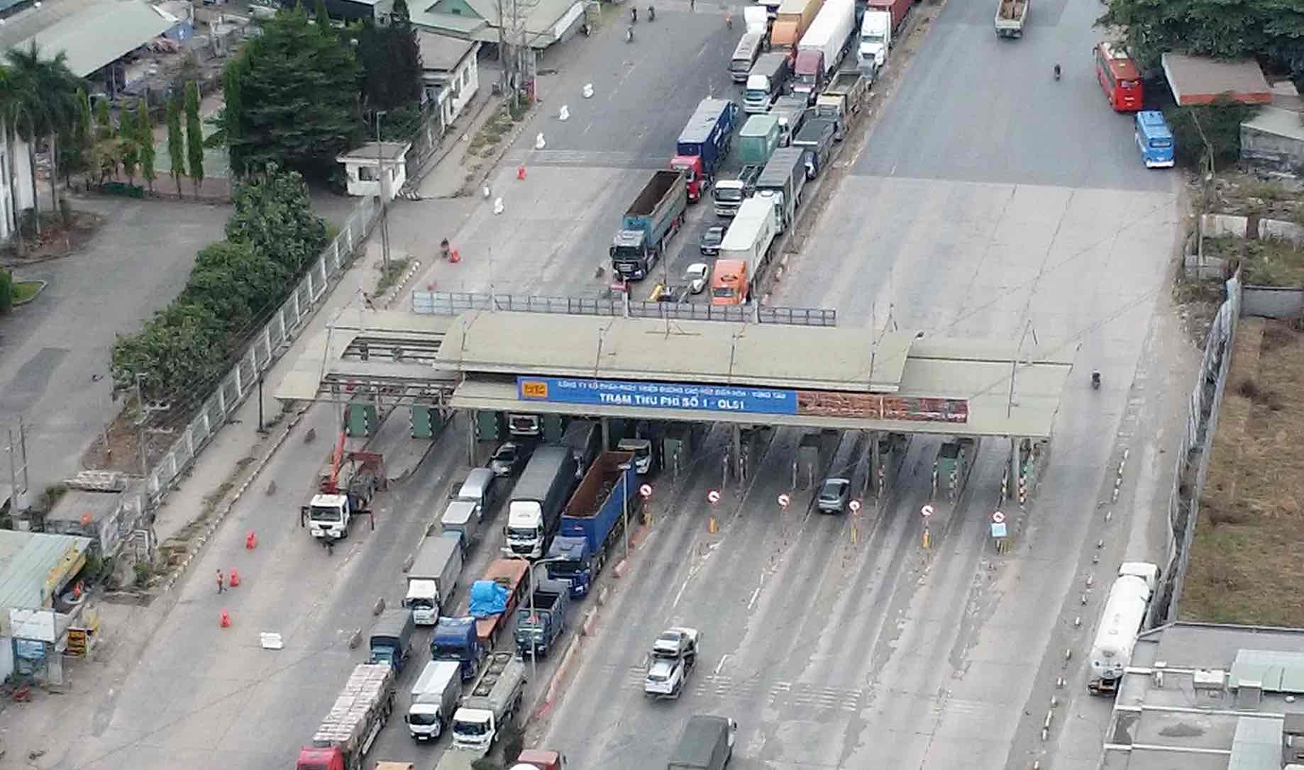Đoạn qua trạm thu phí T1 ùn tắc nghiêm trọng. Ảnh: HAC