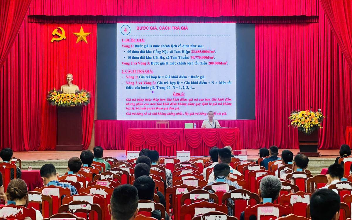 Hat Mon Commune People's Committee