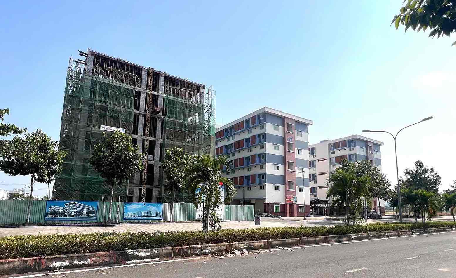 Khu chung cư phục vụ công nhân thuộc Dự án phát triển nhà ở Khu Trung tâm dịch vụ Khu công nghiệp Bàu Xéo tại xã Trảng Bom, tỉnh Đồng Nai. Ảnh: HAC