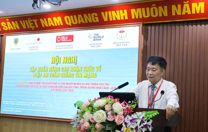Tư vấn viên pháp luật Nguyễn Quang Tản, báo cáo viên tại hội nghị. Ảnh: