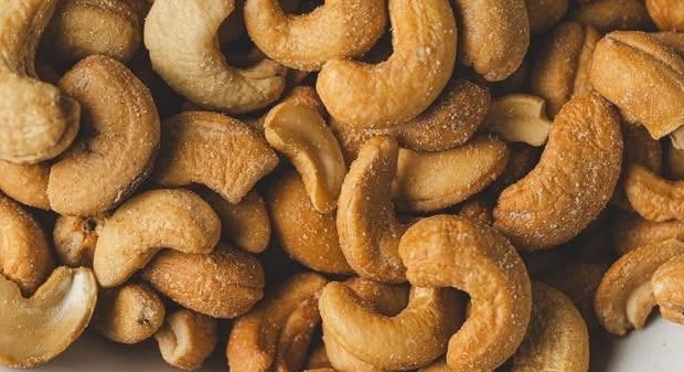 The way to supplement vitamin E from cashews to beautify skin is very simple, any housewife can do it. Photo: Kieu Vu