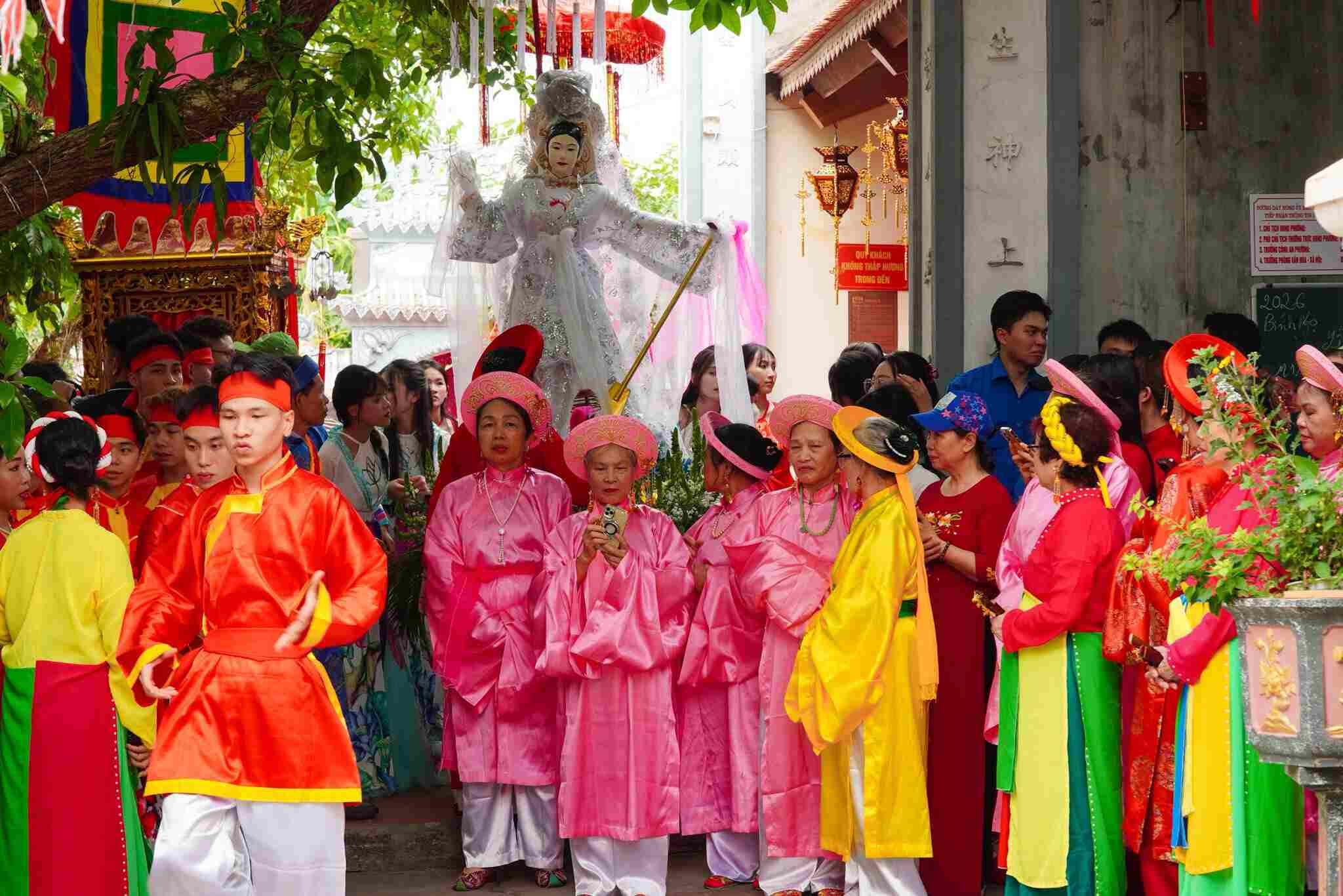 Lễ hội diễn ra với nhiều nghi lễ truyền thống, linh thiêng, mang dấu ấn tín ngưỡng của nhân dân vùng biển Đồ Sơn, Hải Phòng. Ảnh: Phường Đồ Sơn
