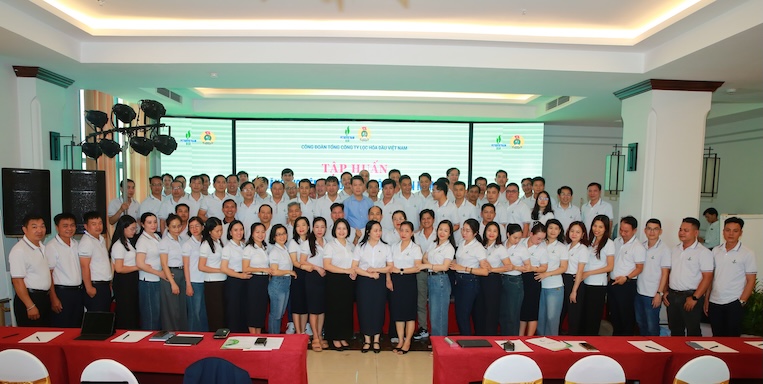 90 key trade union officials of the Trade Union of Binh Son Refining and Petrochemical Corporation participate in trade union professional training in 2026. Photo: Grassroots Trade Union