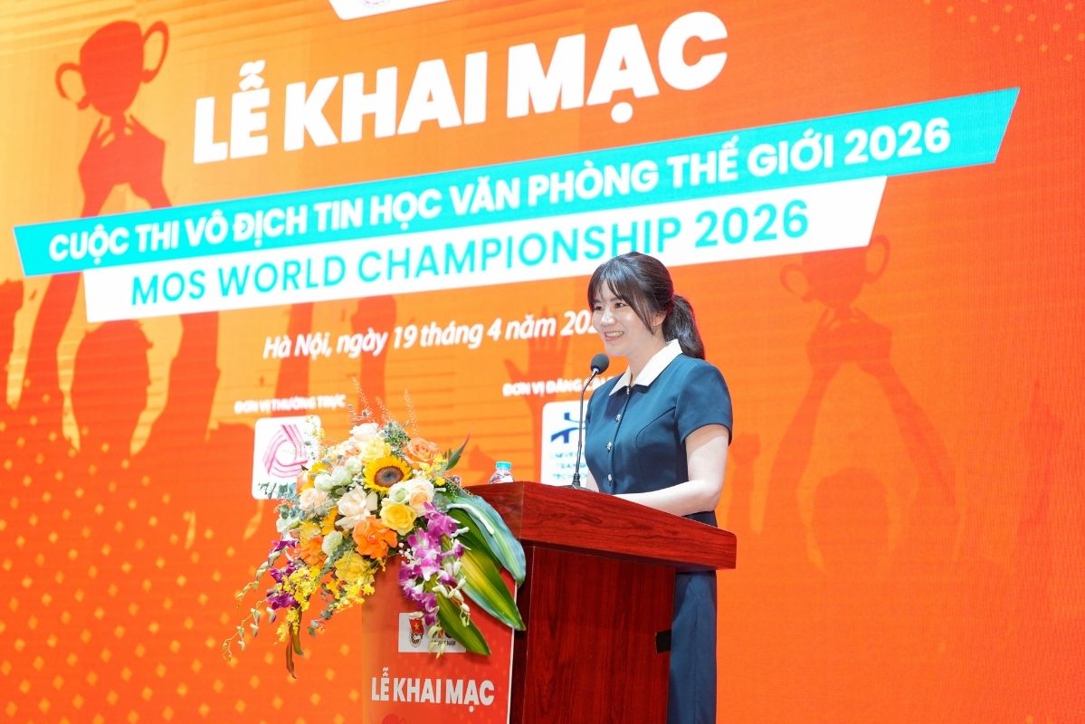 Bà Đoàn Nguyễn Vân Khanh - Giám đốc Điều hành IIG Việt Nam - phát biểu tại Lễ Khai mạc. Ảnh: BTC  