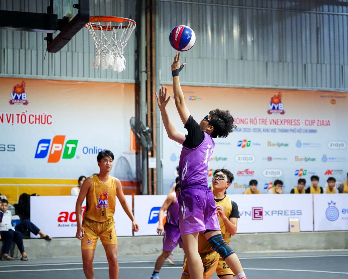 The Youth Basketball Tournament - Ziaja Cup season 2025-2026 is a practical playground for students who are passionate about this sport. Photo: Hai Yen