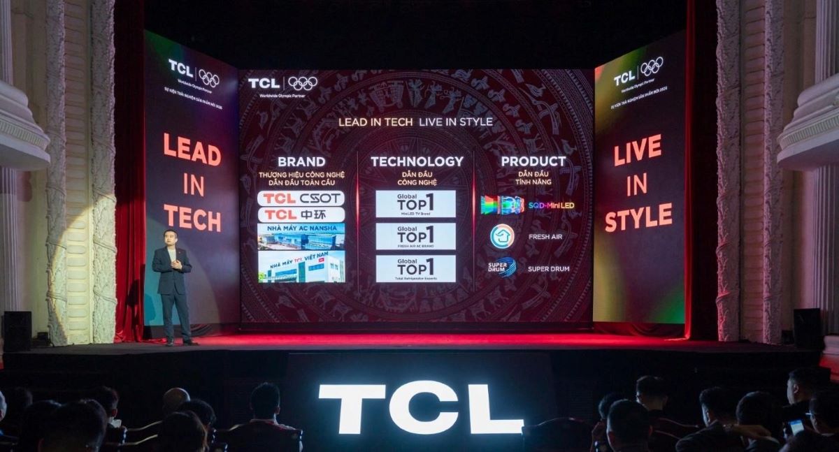 Mr. Yi Pengwei - General Director of TCL Vietnam shared about the new direction at the new product experience event, at the Ho Chi Minh City Opera House on April 17. Photo: TCL