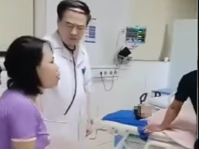 The grievances of family members when a 3-year-old child died at TTH Ha Tinh General Hospital have been clarified by the Hospital in coordination. Photo cut from clip