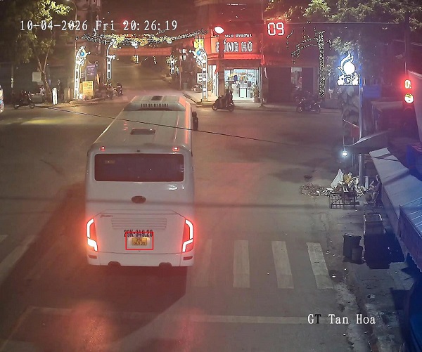 Car owner fined for running a red light in Bac Ninh. Photo: Bac Ninh Traffic Police