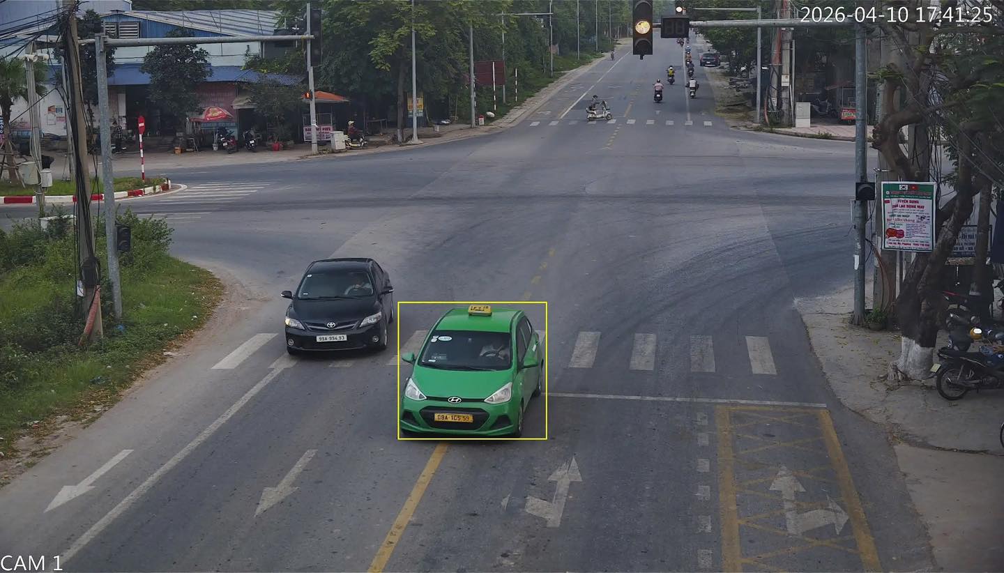 Car owner fined for overturning the line in Bac Ninh. Photo: Bac Ninh Traffic Police