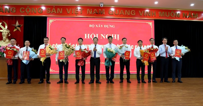 Bộ Xây dựng công bố quyết định về nhân sự tại TP.HCM, Hải Phòng