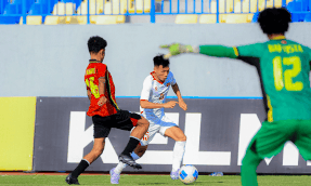 La sub-17 de Vietnam se enfrenta a la sub-17 de Indonesia en la última jornada de la fase de grupos de la sub-17 del Sudeste Asiático. Foto: VFF