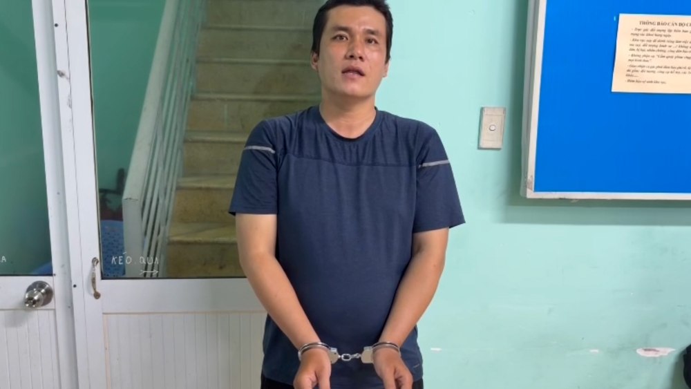 Tạm giữ tài xế xe ôm công nghệ dùng gậy 3 khúc đánh người sau va chạm giao  thông