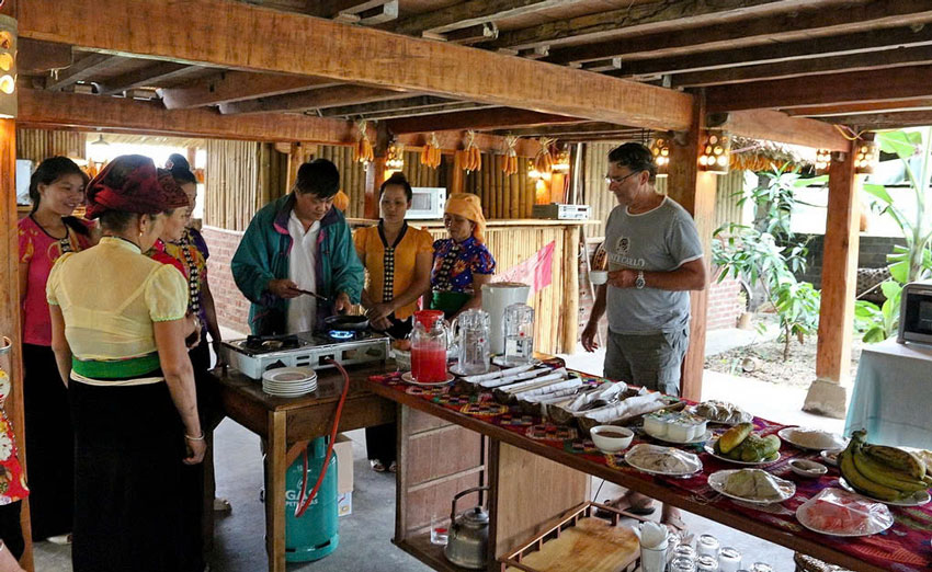 Ẩm thực truyền thống của người Thái Mường Lò luôn mang đậm bản sắc, hấp dẫn du khách. 