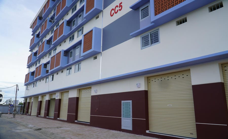 ドンナイ省バウセオ工業団地サービスセンター地区の労働者向けマンション。写真:ハ・アイン・チエン