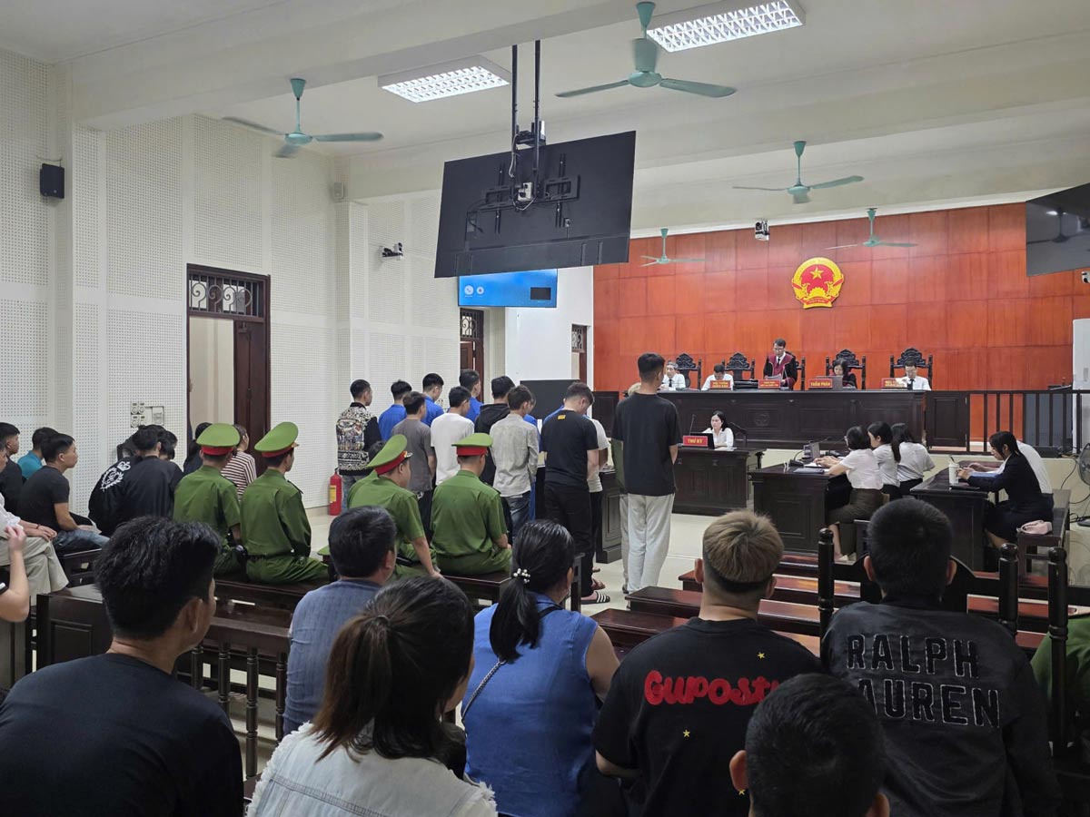 裁判の様子。写真:クアンニン省警察