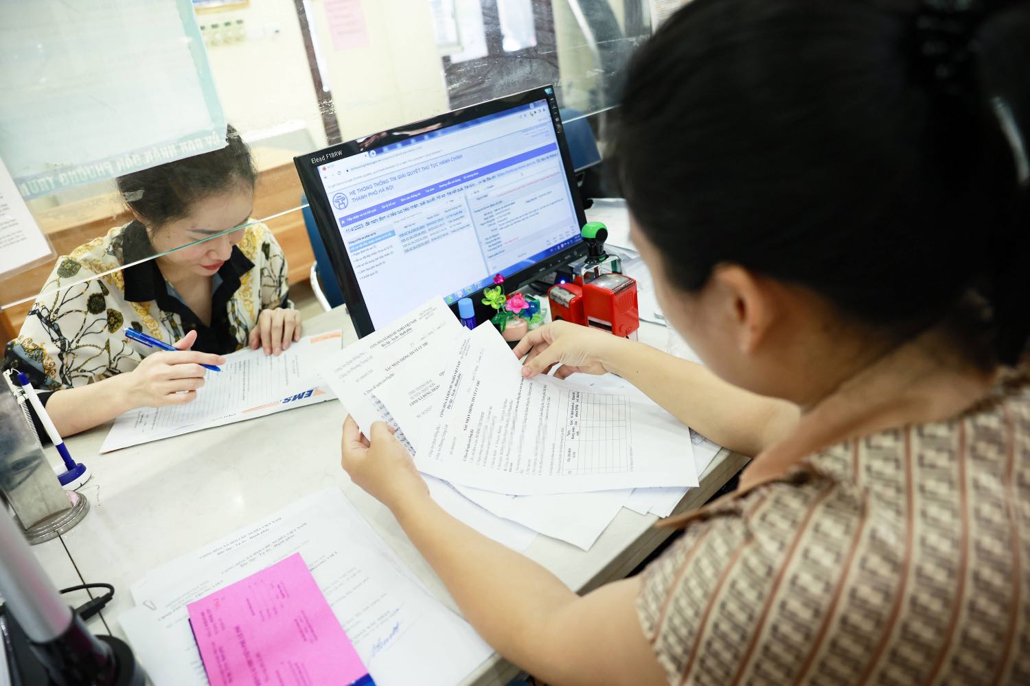 Hà Nội đánh giá, xếp loại cán bộ, công chức, viên chức theo KPI. Ảnh: Hải Nguyễn