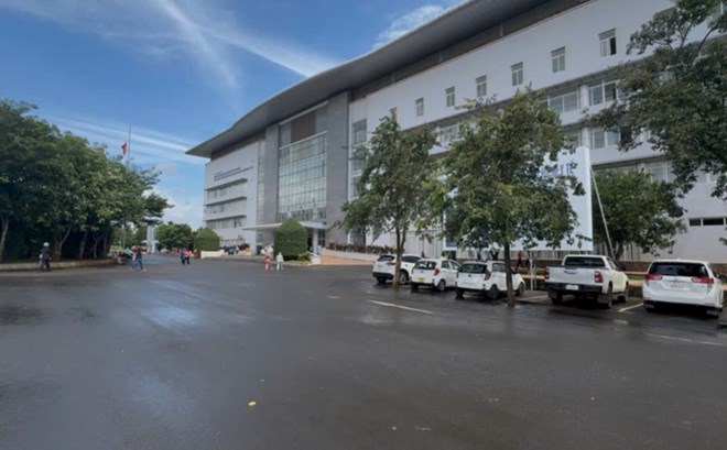 The health of 3 patients treated at Tay Nguyen Regional General Hospital after eating bitter beef ribs with eggplant at a restaurant has stabilized. Photo: Bao Trung