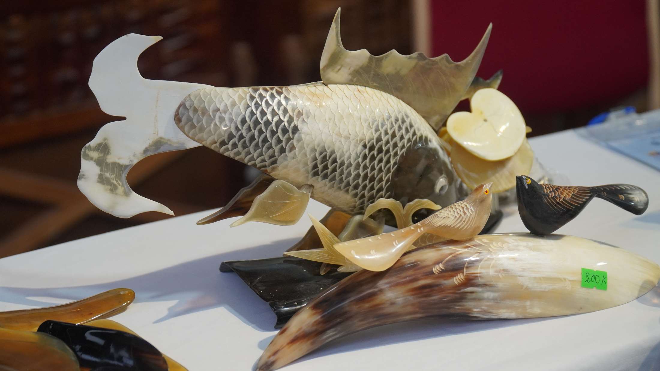 Tác phẩm kì công được người nghệ nhân chạm khắc công phu. Ảnh: Minh Vũ