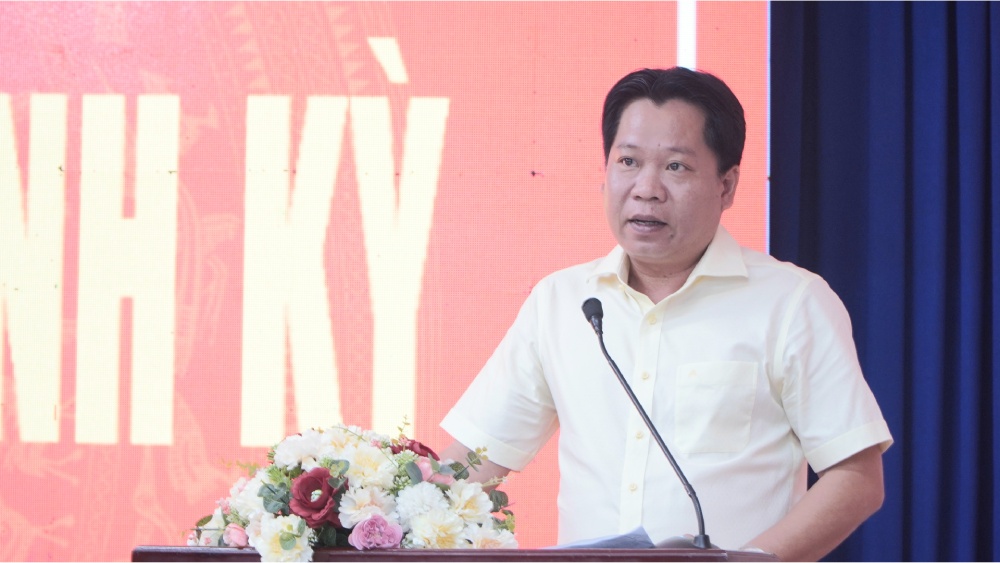 Ông Võ Văn Lên - Phó Giám đốc Sở Nông nghiệp và Môi trường tỉnh An Giang thông tin phương án xử lý rác, chất thải tại các xã đảo, đặc khu. Ảnh: Nguyên Anh