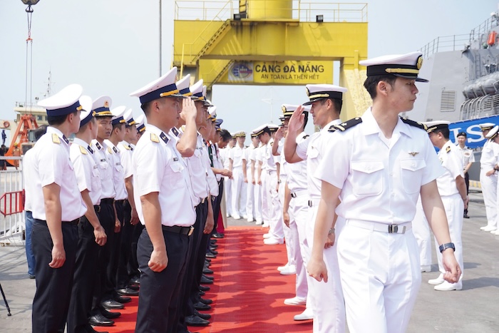 The Asahi frigate will conduct joint exercises at sea with the Vietnam Navy. Photo: Nguyen Linh