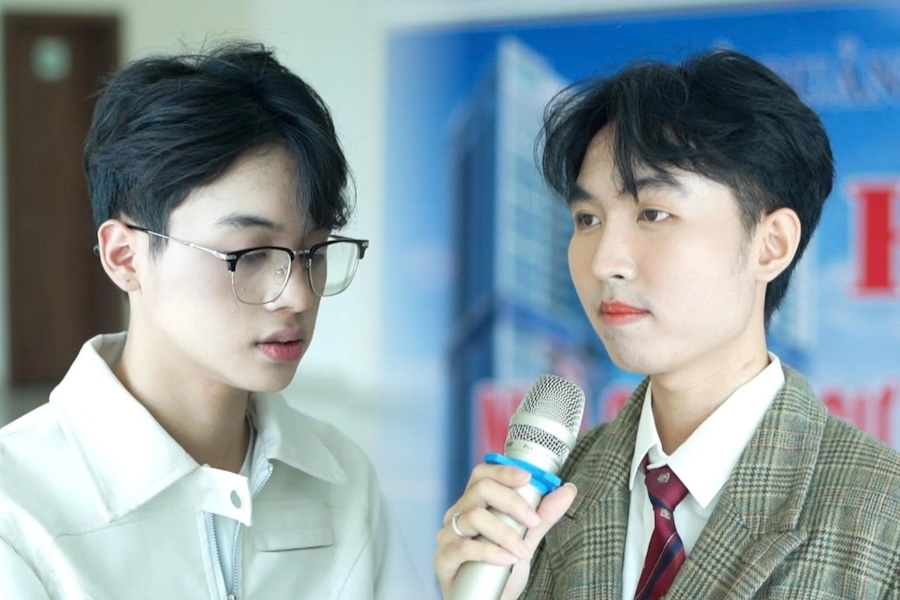 輝きがもはや目的地ではなくなったとき、若者は内なる価値観を育むために戻ります。