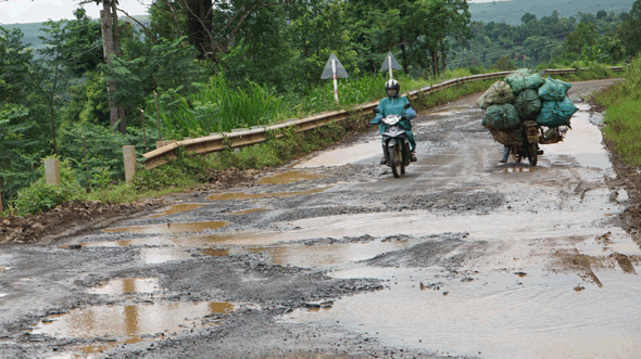 Many traffic projects are slow to disburse capital, Gia Lai requests replacement of contractors or review of project investors. Photo: Thanh Tuan