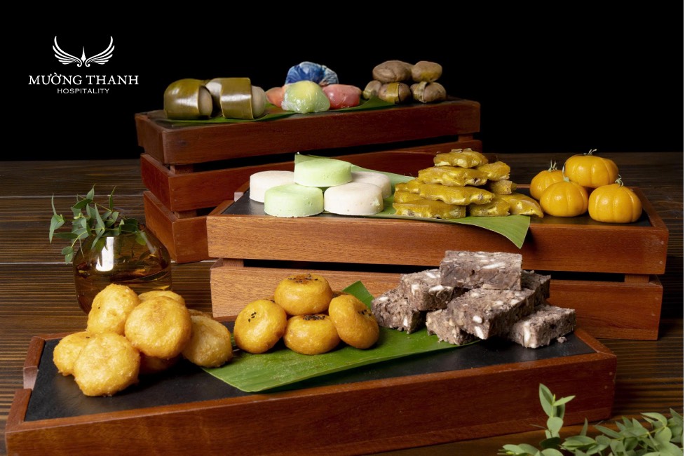 Góc bánh quà vị quê. Ảnh: Mường Thanh