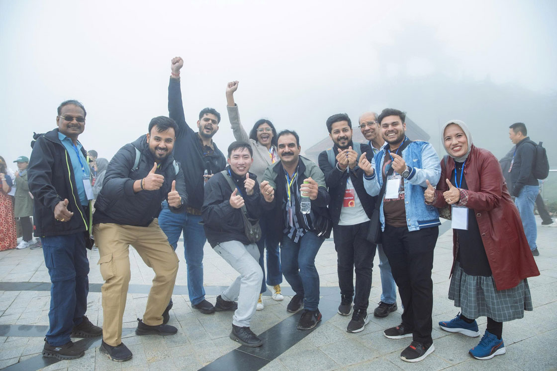 Indian tourists to Lao Cai are increasing. Photo: Ha Trung