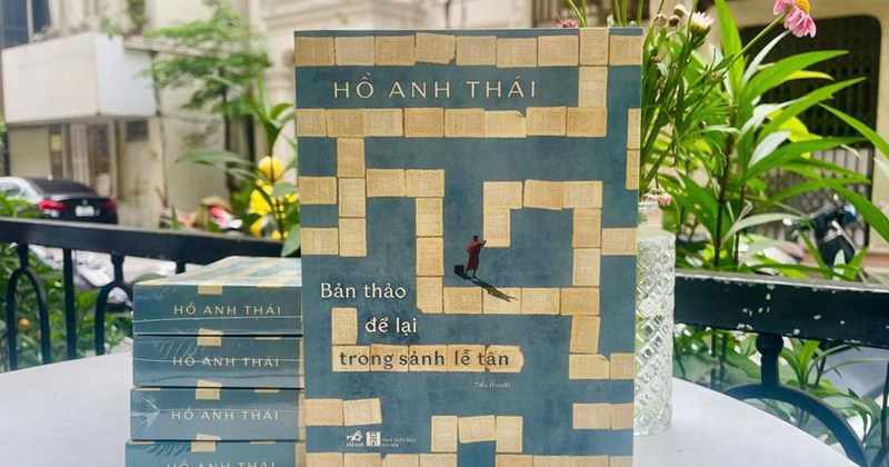 Đọc bản thảo của Hồ Anh Thái bị bỏ quên ở sảnh