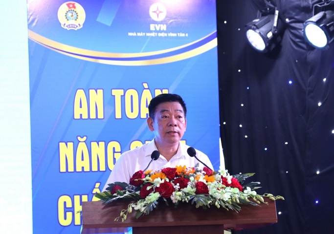 Đại diện Ban Quan hệ lao động, Công đoàn Điện lực Việt Nam phát biểu tại Hội nghị. Ảnh: Bình Minh