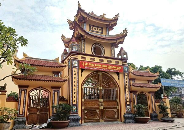 Cổng Tam quan của Đàn Thiện Phương Lưu. Ảnh: Mai Dung