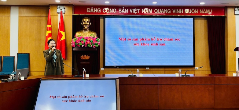 Dong Da Ward Trade Union coordinates with the Ward Health Station to organize integrated communication to provide reproductive health care, family planning and improve population quality in 2026. Photo: Grassroots Trade Union