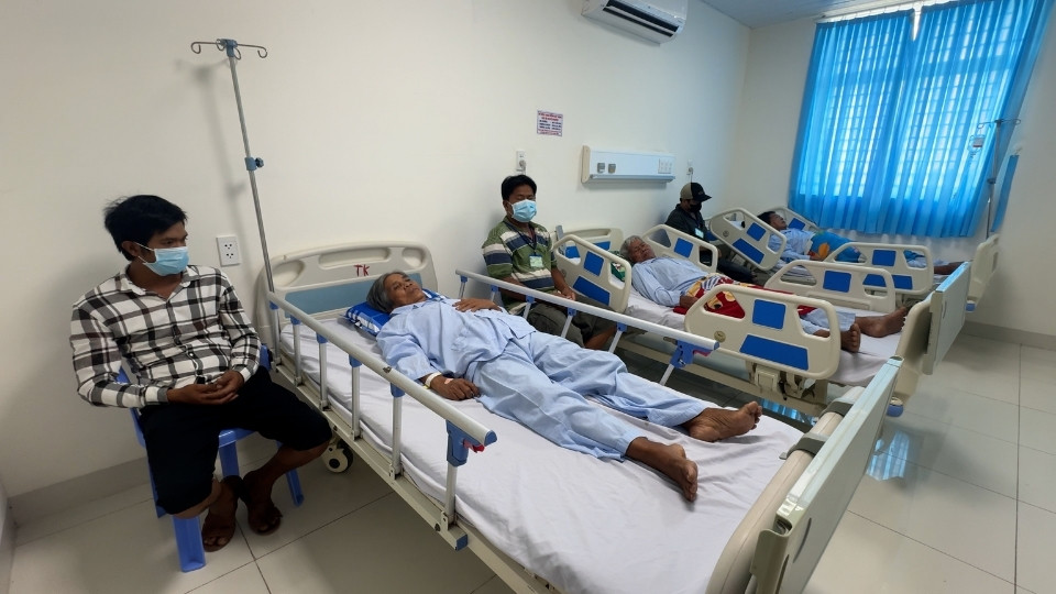 The health sector strengthens solutions to reduce sequelae and improve patient recovery. Photo: Hoang Loc