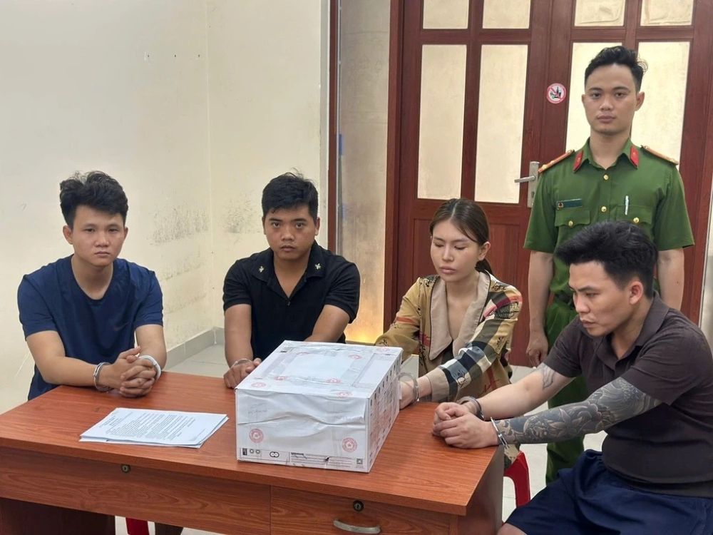 Các đối tượng trong đường dây ma túy bị bắt giữ. Ảnh: Công an
