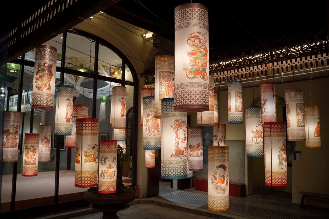 36 chiếc đèn lồng trong sự kiện “Lễ hội Thiết kế Sáng tạo Hà Nội 2022” tại Hội quán Quảng Đông thu hút rất nhiều bạn trẻ tới chụp ảnh. Ảnh: Nhân vật cung cấp