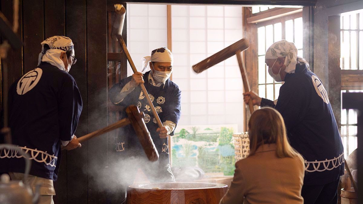 Japan is not only the most polite country in the world but also has countless unique cultural experiences waiting for tourists. Photo: Northern Culture Museum