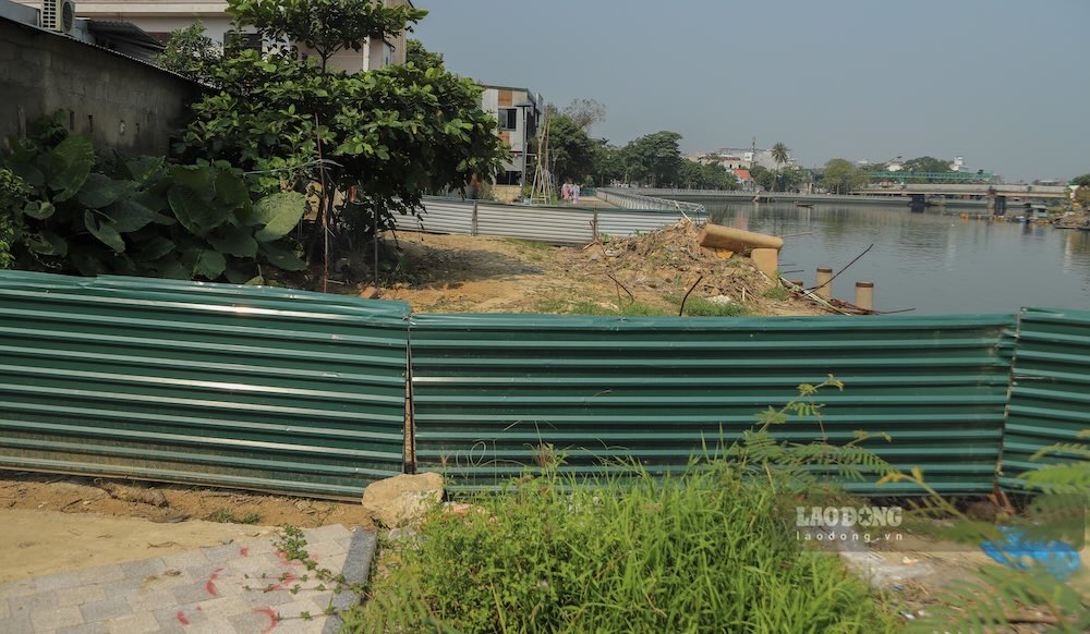 Cũng theo đơn vị này, thời gian tới sẽ tiếp tục phối hợp với các lực lượng chức năng để sớm có phương án giải quyết, nhằm hoàn thiện các hạng mục còn lại trong thời gian sớm nhất.