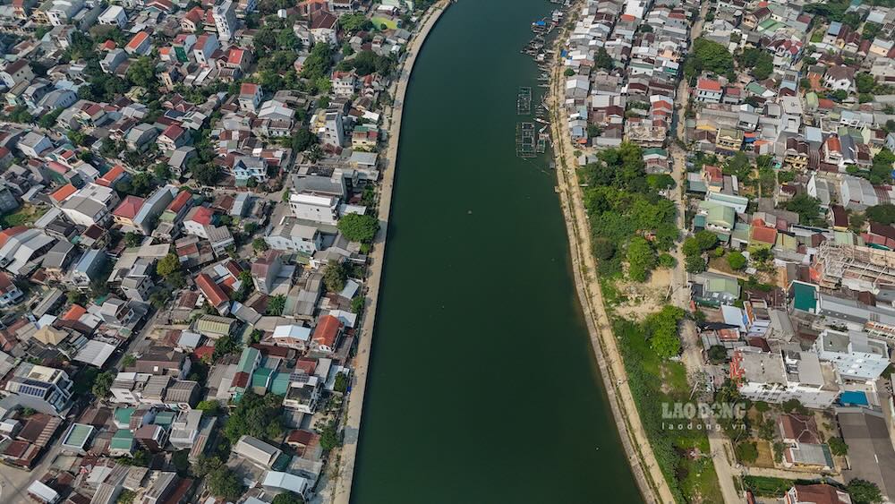 Tuyến đường đi bộ ven sông này là công trình được người dân Huế quan tâm, kỳ vọng sớm hoàn thành để phục vụ nhu cầu sinh hoạt, vui chơi và chỉnh trang cảnh quan.