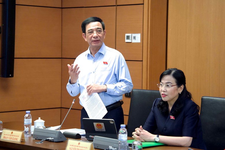 General Phan Van Giang - Member of the Politburo, Deputy Prime Minister cum Minister of National Defense said that Dong Nai's position is prime in both economy and defense. Photo: Nguyen Hung