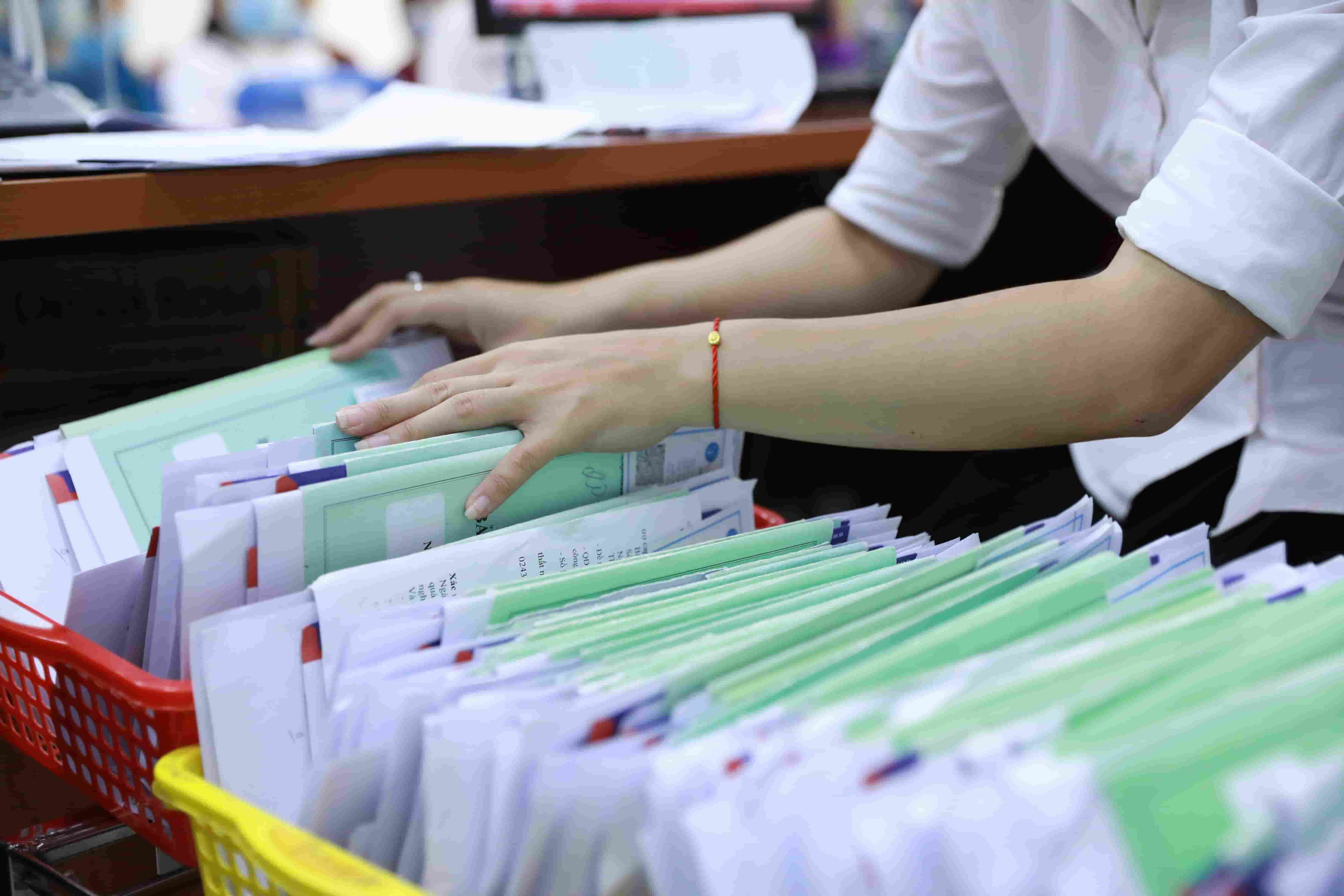 The level of one-time survivor's allowance for relatives of people receiving pensions is based on the Law on Social Insurance. Photo: Hai Nguyen.