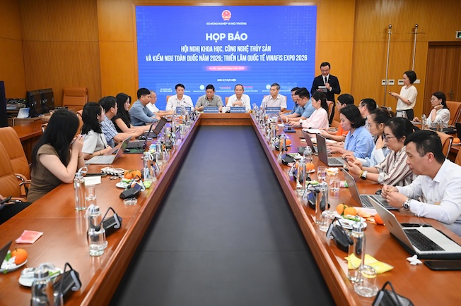 Thứ trưởng Phùng Đức Tiến khẳng định khoa học công nghệ có vai trò quyết định đối với sự phát triển của ngành thủy sản. Ảnh: Tùng Đinh.