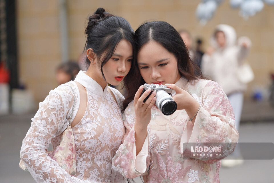 Il existe de nombreuses façons de prendre de belles photos en voyage sans avoir besoin d'un appareil photo trop haut de gamme. Photo: Vu Linh